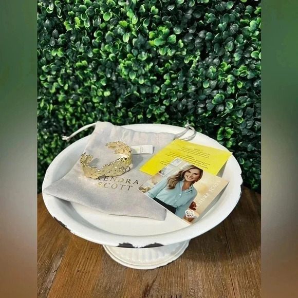 Kendra Scott Jewelry - Kendra Scott Savannah Cuff In Gold